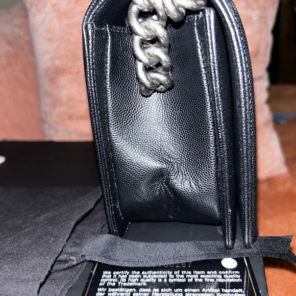 Chanel Caviar Quilted Medium Boy Flap Black - Picture 8 of 15